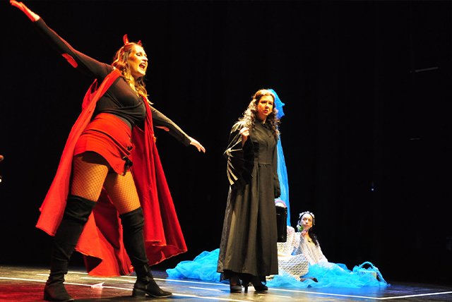 Filandorra – Teatro do Nordeste apresenta “Auto da Barca do Inferno” no Teatro de Vila Real