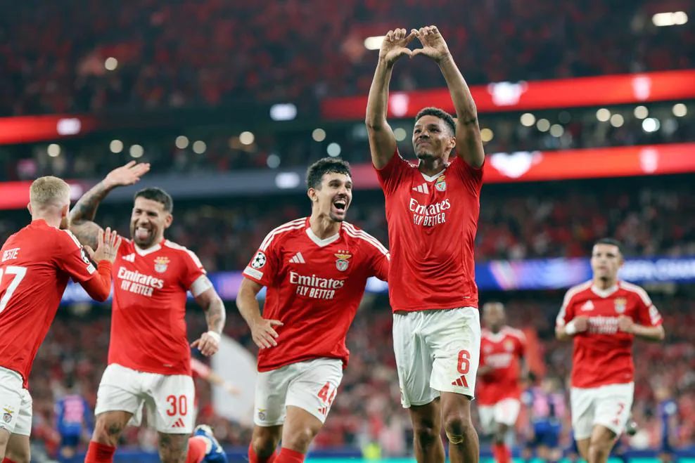 Exibição de gala do Benfica deixa estádio da Luz “em brasa”