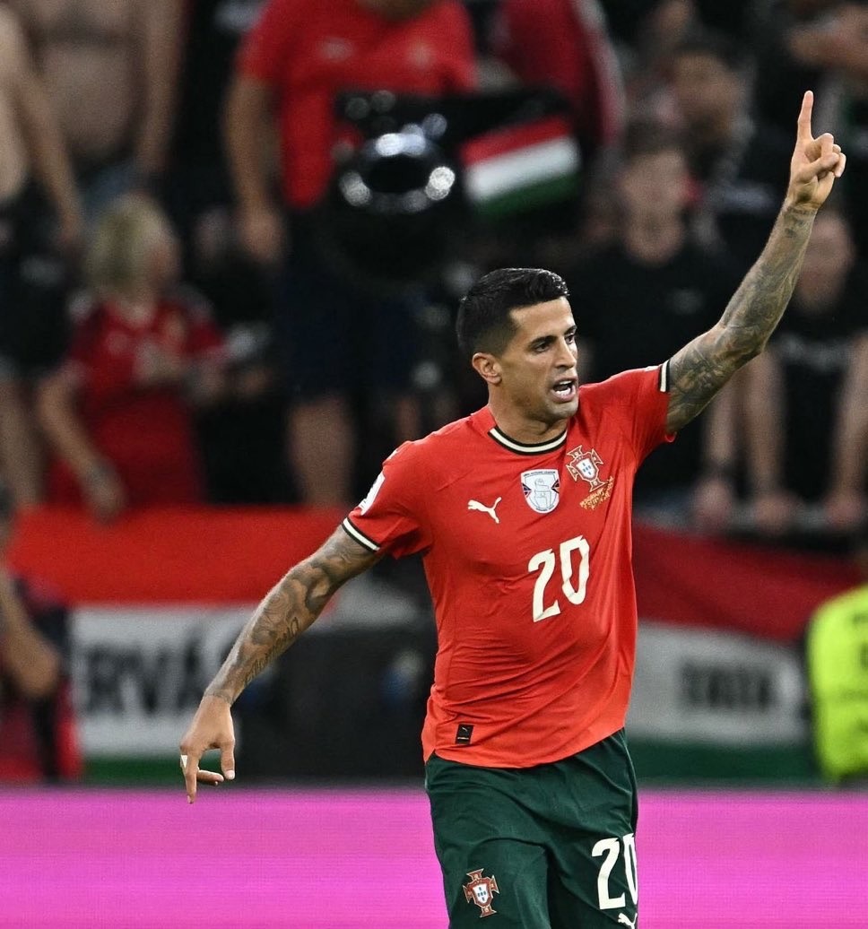 Vitória sofrida com mais um recorde para Ronaldo