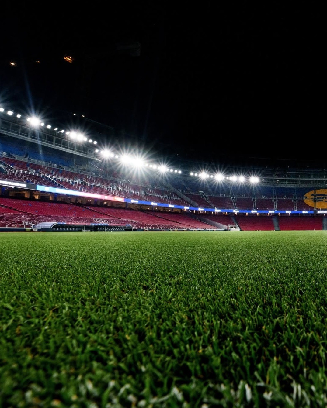 Barcelona regressa ao Camp Nou com vitória