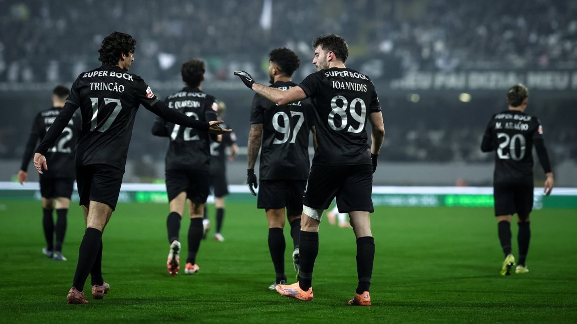 Leão afia as garras da luta pelo título na espada do rei