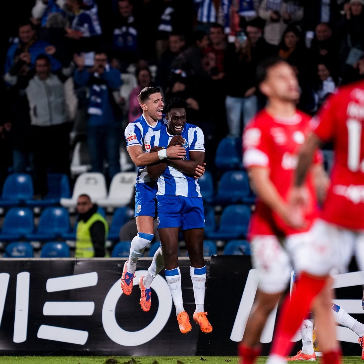 Samu&nbsp;Resolve nos Açores e FC Porto fecha primeira volta histórica